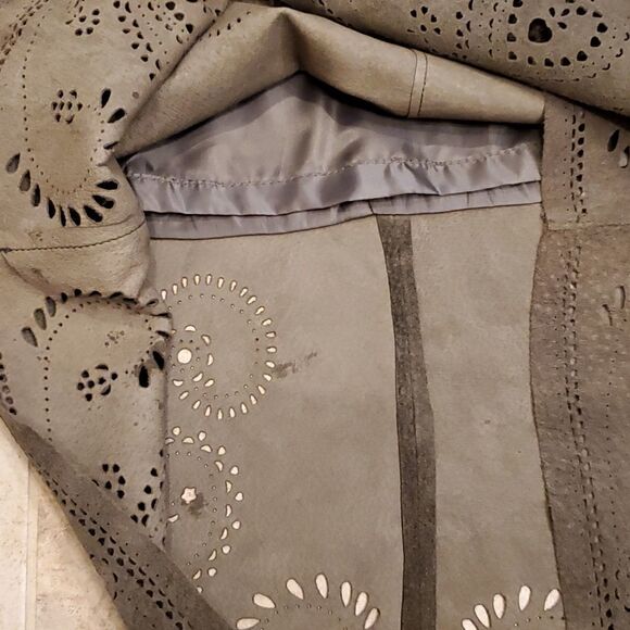 Siena Studio laser cut leather pencil skirt - Picture 5 of 9